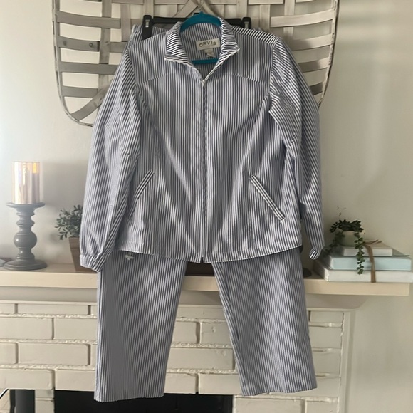 Orvis 2 piece seersucker blue and white set, medium - Picture 1 of 9